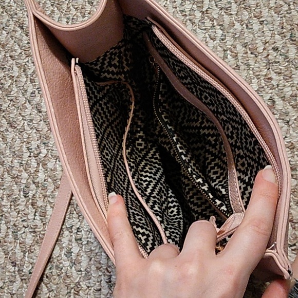 GUC Powder Pink Madison west footed top handle bag - Picture 6 of 8